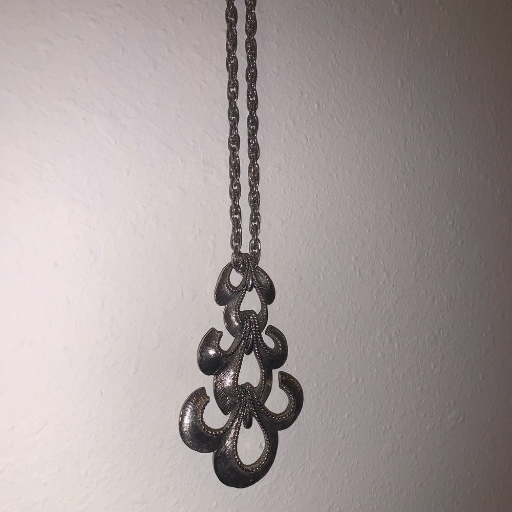 (OS) Vintage Fleur De Lis Long Chain Pendant/Necklace